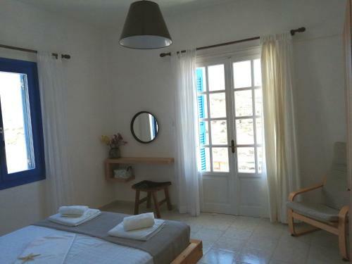 Spacious Paros, Lefkes House With Awesome View