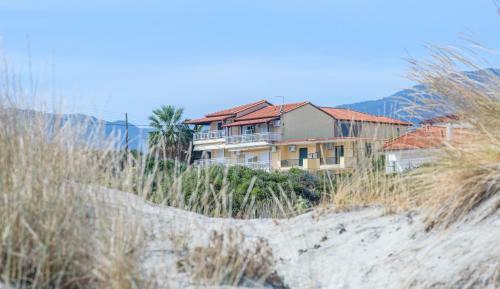 Erifili At Sarti Beach Apartments & Studios