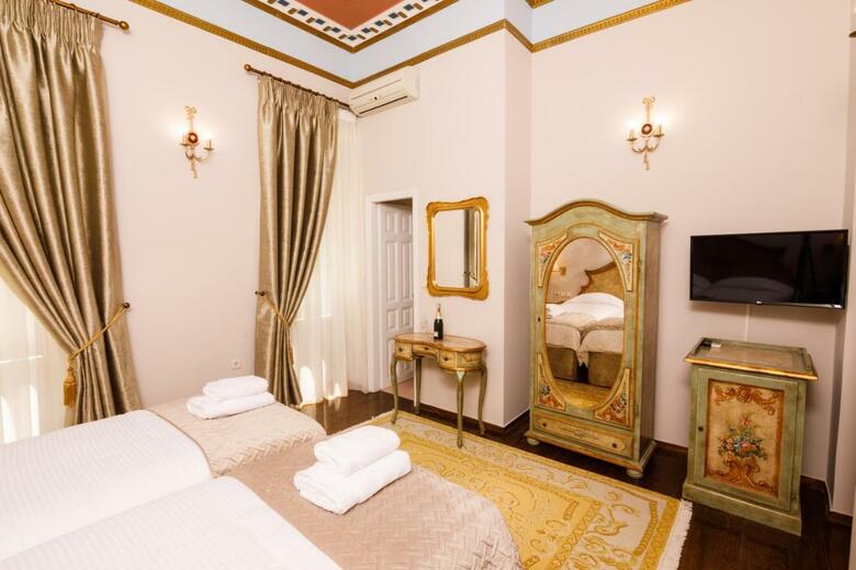 Konstantinos Palaiologos Hotel