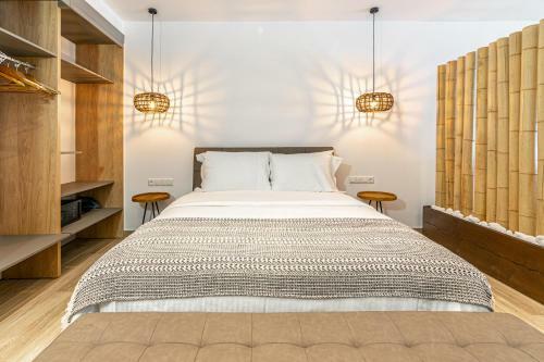 Hotel F & S Lounge Suites