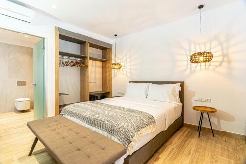 Hotel F & S Lounge Suites