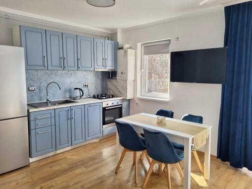 Lily Central Apartment With Free Parking