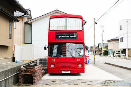 Londonbushotel & Wooddy