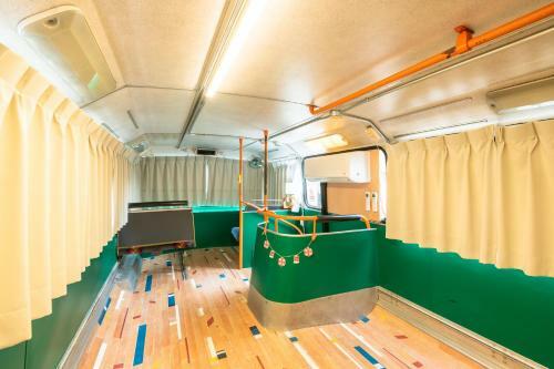 Londonbushotel & Wooddy