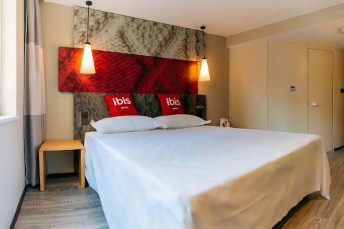 Ibis Taiyuan Qinxian Street Hotel