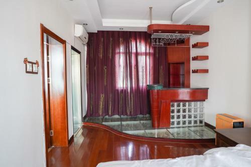 Tiezhu Party Holiday House