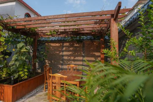 Tiezhu Party Holiday House