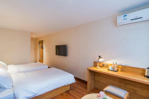 Urba Hotel Huayuan Subway Station