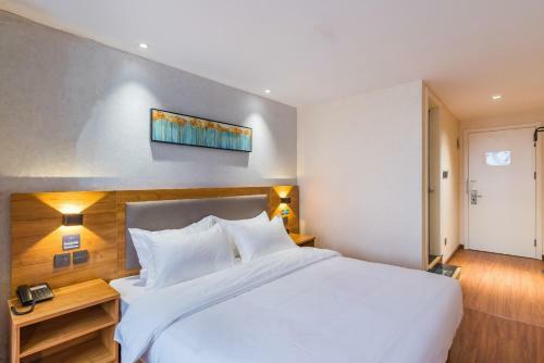 Urba Hotel Huayuan Subway Station