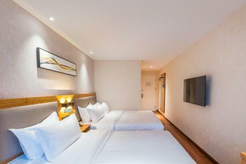 Urba Hotel Huayuan Subway Station