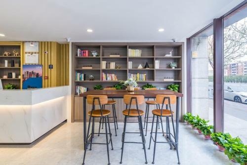 Urba Hotel Huayuan Subway Station