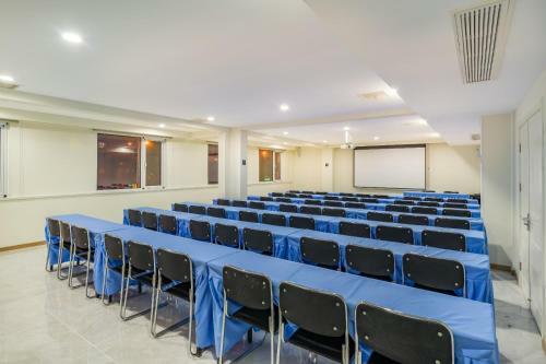 Urba Hotel Huayuan Subway Station