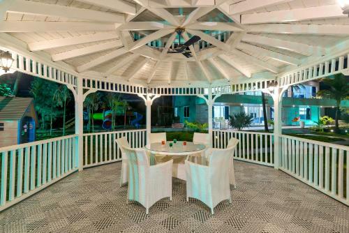 Villa Saffronstays Palm Paradise