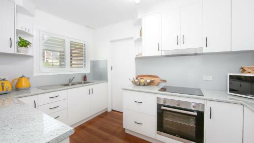 White Rabbit 12 Beach Street Yamba Nsw