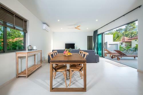 T Villas