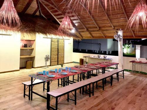 Baan Thamarchat 3 Villas 13 Bedrooms & Shala