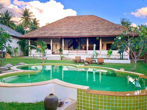 Baan Thamarchat 3 Villas 13 Bedrooms & Shala