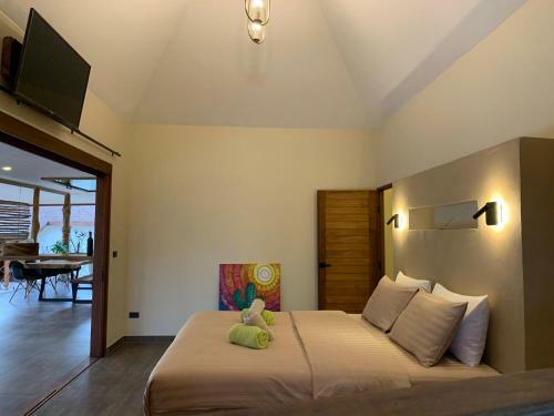 Baan Thamarchat 3 Villas 13 Bedrooms & Shala