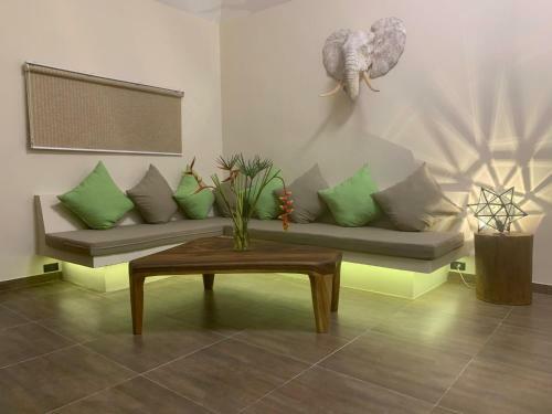 Baan Thamarchat 3 Villas 13 Bedrooms & Shala