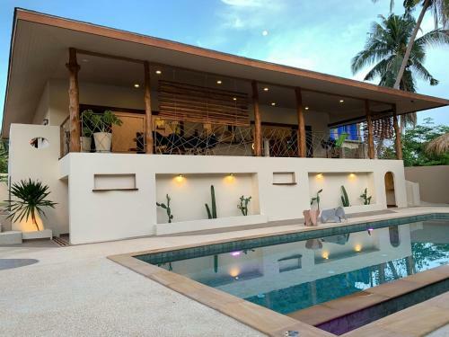 Baan Thamarchat 3 Villas 13 Bedrooms & Shala