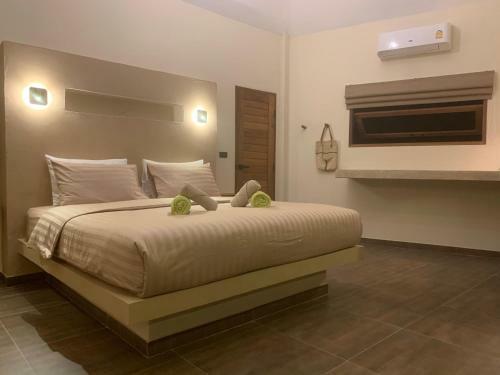 Baan Thamarchat 3 Villas 13 Bedrooms & Shala