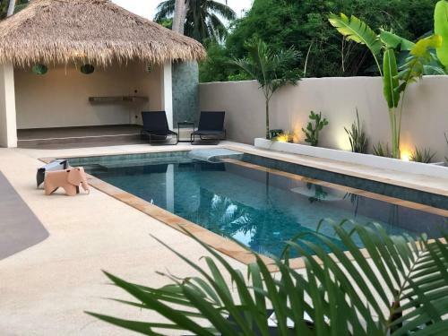 Baan Thamarchat 3 Villas 13 Bedrooms & Shala