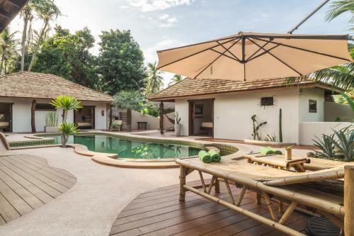 Baan Thamarchat 3 Villas 13 Bedrooms & Shala