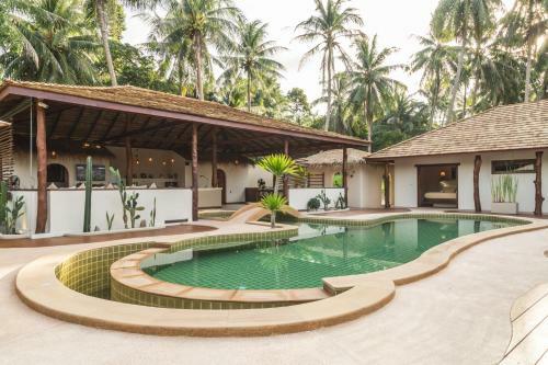 Baan Thamarchat 3 Villas 13 Bedrooms & Shala