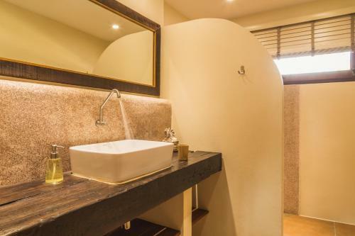 Baan Thamarchat 3 Villas 13 Bedrooms & Shala