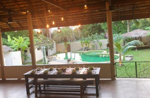 Baan Thamarchat 3 Villas 13 Bedrooms & Shala