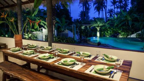 Baan Thamarchat 3 Villas 13 Bedrooms & Shala