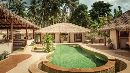 Baan Thamarchat 3 Villas 13 Bedrooms & Shala