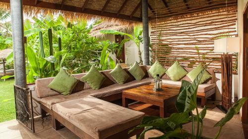 Baan Thamarchat 3 Villas 13 Bedrooms & Shala