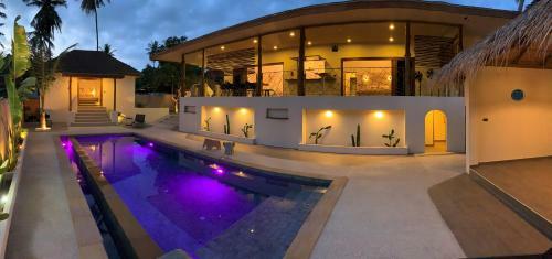 Baan Thamarchat 3 Villas 13 Bedrooms & Shala