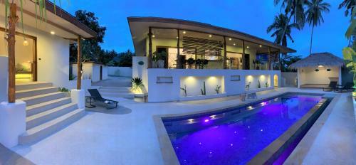 Baan Thamarchat 3 Villas 13 Bedrooms & Shala