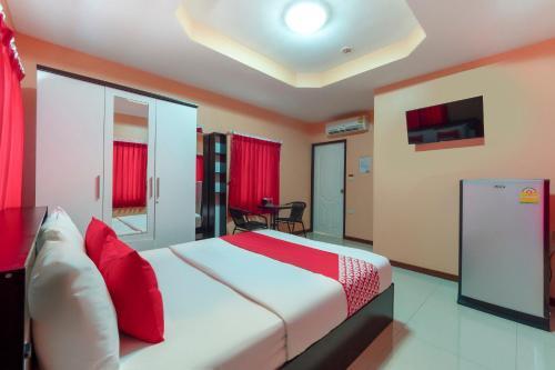 Hotel Vaccinated Staff - Oyo 1166 Train Way Resort