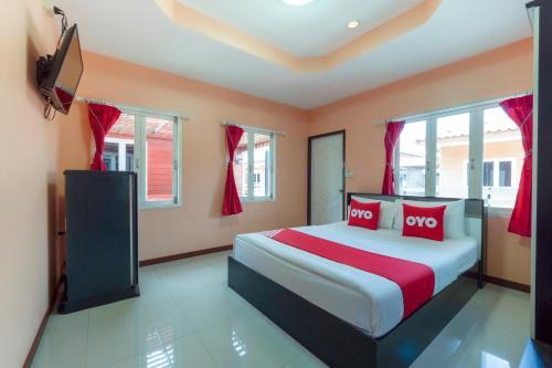 Hotel Vaccinated Staff - Oyo 1166 Train Way Resort