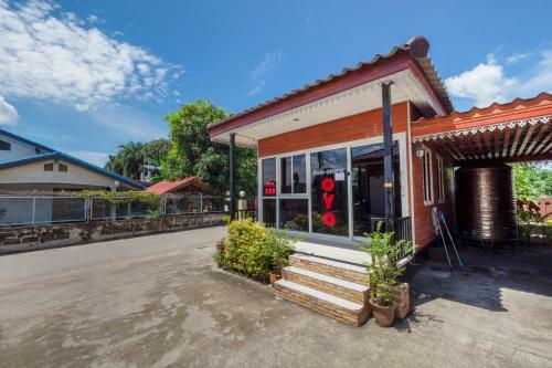 Hotel Vaccinated Staff - Oyo 1166 Train Way Resort