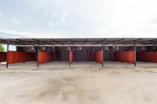 Hotel Oyo 939 69 Resort