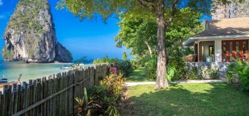 Hotel Villa Macaque And Villa Languor