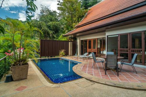 Villas In Nakatani Village By Lofty