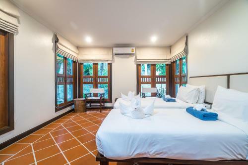 Villas In Nakatani Village By Lofty