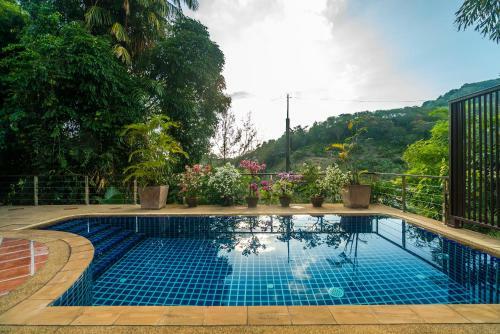 Villas In Nakatani Village By Lofty