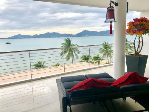 D-lux 4 Bed Beachfront Apartment With Sea View