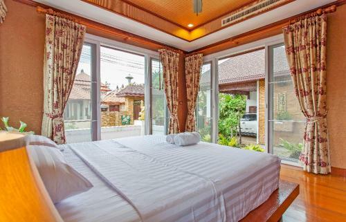 Luxury Thai Villa With Very Beautiful Private Pool