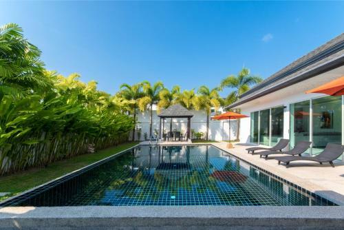 Contemporary 3 Bedrooms Stylish Pool Villa