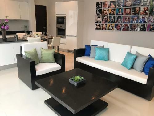 Phuket Mountain View 2br Waterfall Pool Villa In Kamala
