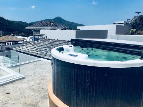 Phuket Mountain View 2br Waterfall Pool Villa In Kamala