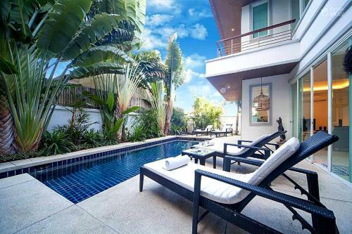 Walk 700m To Kamala Beach Comfortable And Spacious Two-story Villa