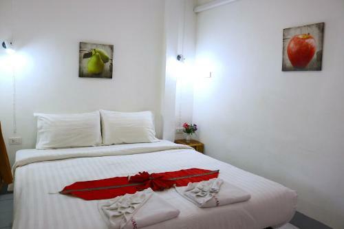 Hotel Deng's Kamala Beach Guesthouse